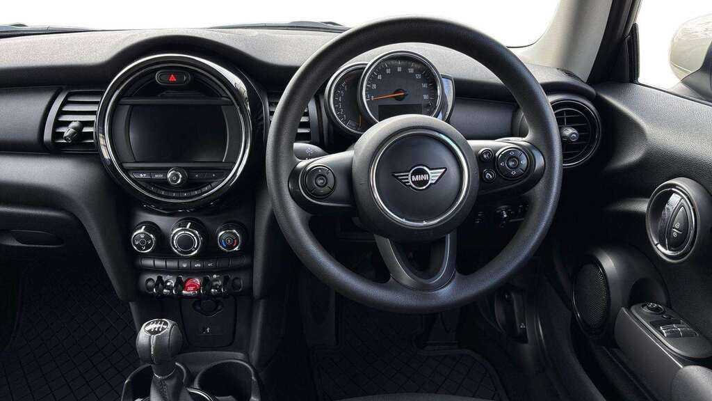 Mini Hatch 1.5 One Classic II 2020 White #6