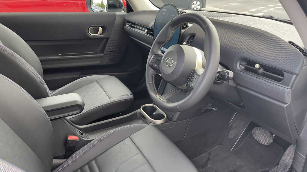 Mini Hatch 1.5 C Classic 2025 Silver #6