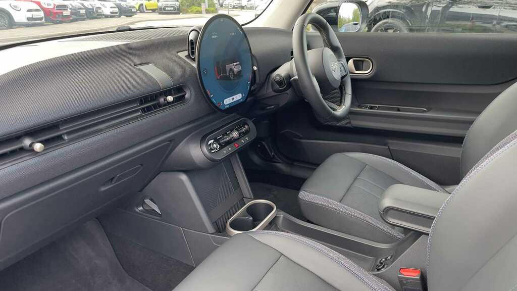 Mini Hatch 1.5 C Classic 2025 Silver #5