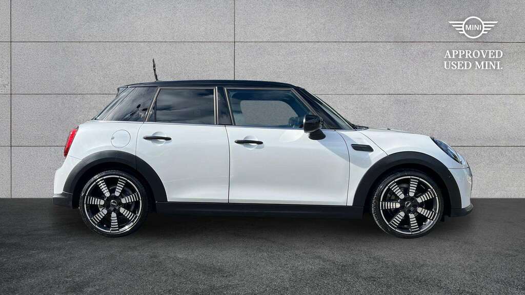 Mini Hatch 1.5 Cooper Exclusive Premium Plus 2023 White #3