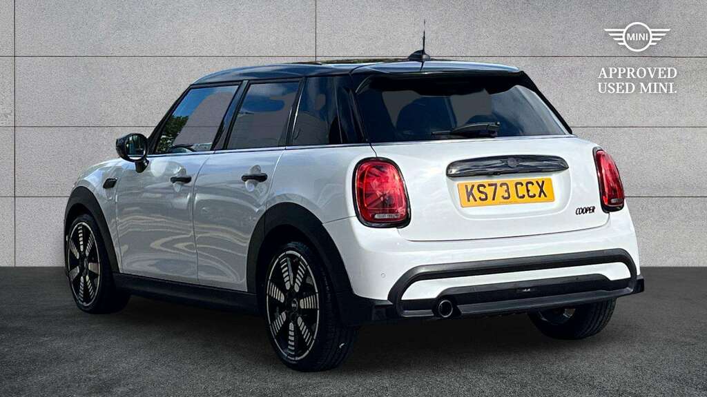 Mini Hatch 1.5 Cooper Exclusive Premium Plus 2023 White #2