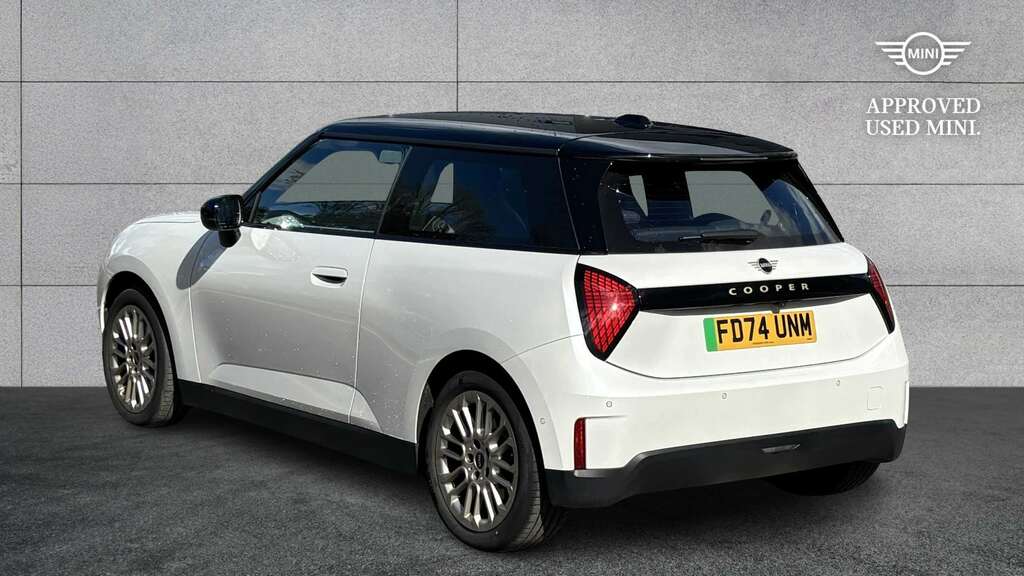 Mini Hatch 135Kw E Exclusive 41Kwh 2025 White #2