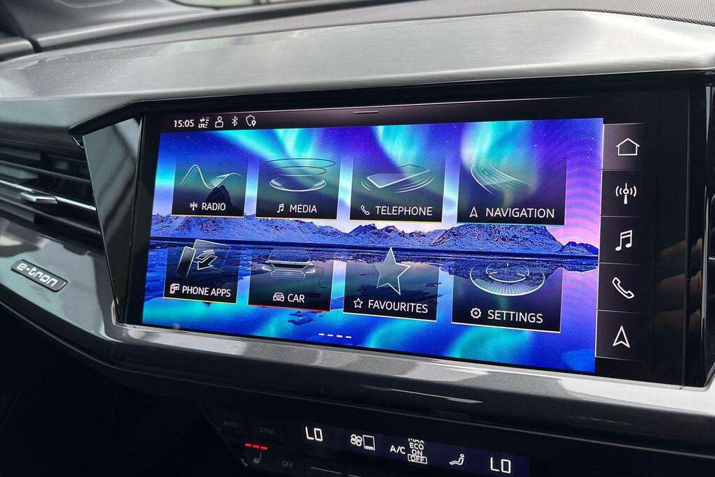Audi Q4 E Tron Q4 S Line 50 E-tron Quattro 220,00 Kw - 2023 White #38