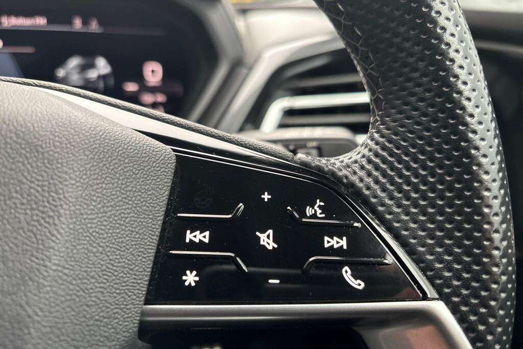 Audi Q4 E Tron Q4 S Line 50 E-tron Quattro 220,00 Kw - 2023 White #17