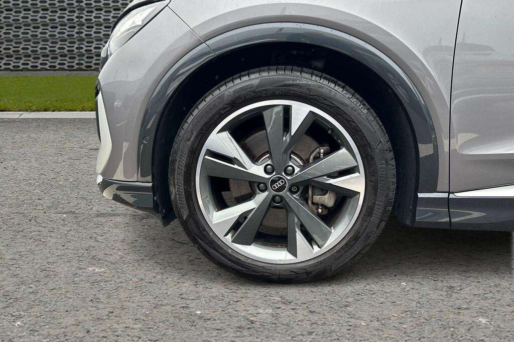 Audi Q4 E Tron Q4 S Line 50 E-tron Quattro 220,00 Kw - 2023 White #11