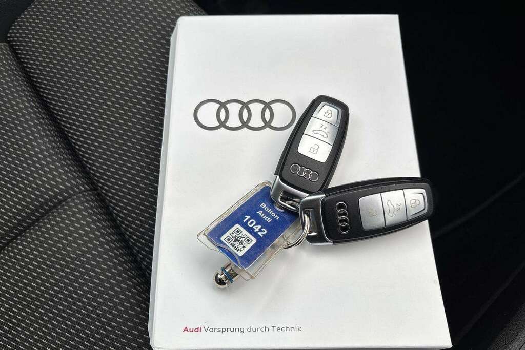 Audi Q4 E Tron Q4 S Line 50 E-tron Quattro 220,00 Kw - 2023 White #25