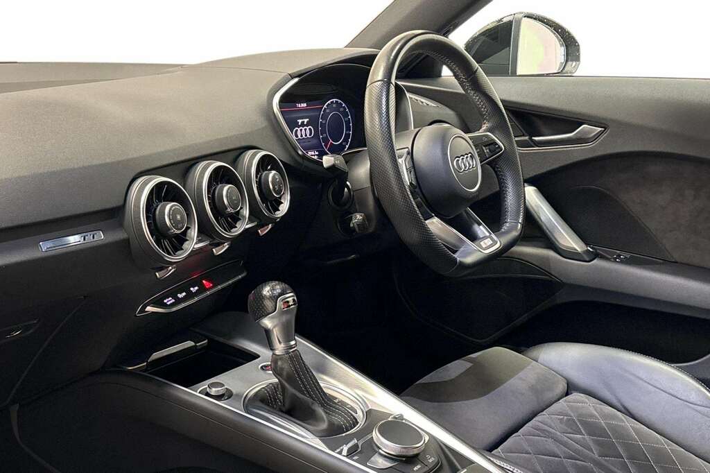 Audi TT 40 Tfsi Black Edition S Tronic 2022 Black #2