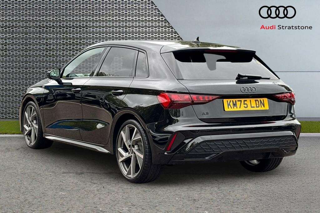 Audi A3 1.5 Tfsi 150 Black Edition 2025 Black #3