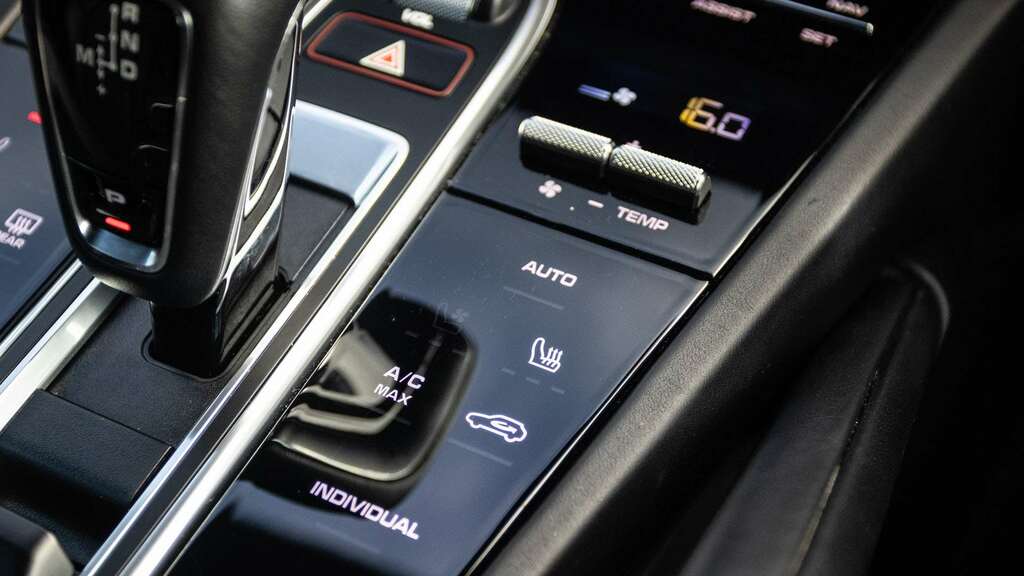 Porsche Cayenne 2020 4.0 V8 E-hybrid 14.1Kwh Turbo S Tiptronics 4W Black #23