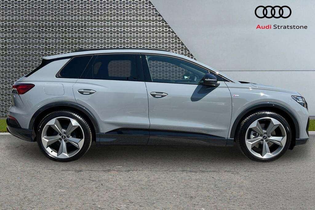 Audi Q4 E Tron 210Kw 45 Quattro 82Kwh Black Edition 2026 Grey #4