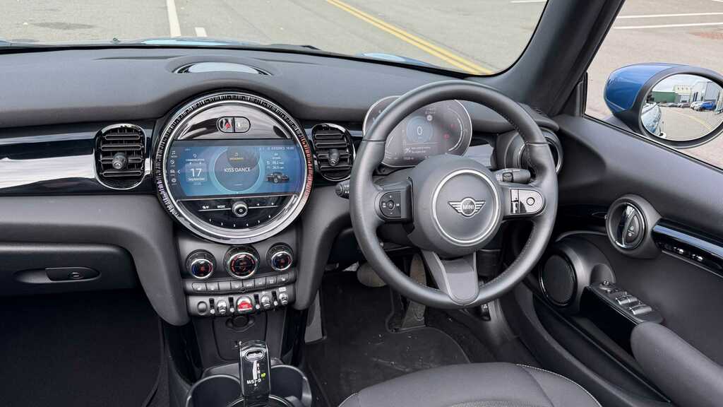 Mini Convertible 1.5 Cooper Classic Premium 2023 Blue #5