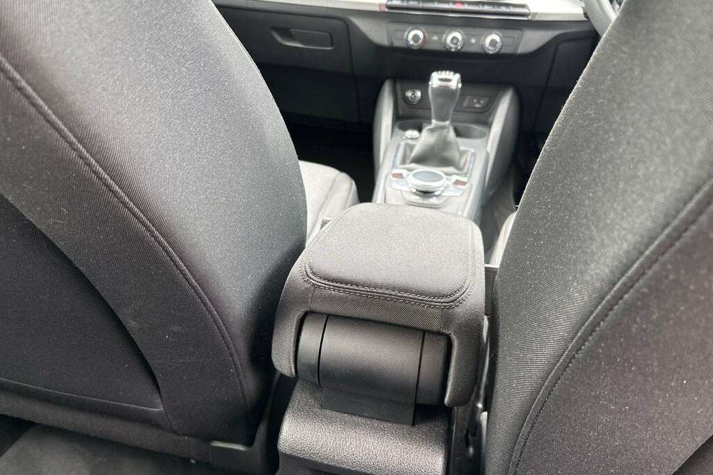 Audi Q2 35 Tfsi Black Edition S Tronic 2024 Grey #23