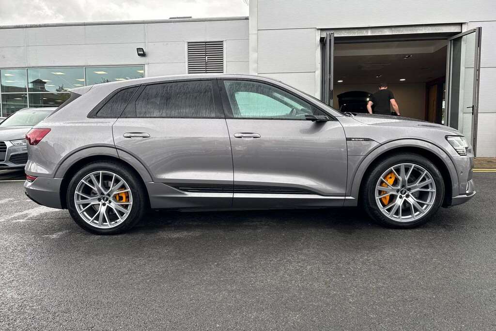 Audi E-tron 300Kw 55 Quattro 95Kwh Launch Edition 202 Grey #4
