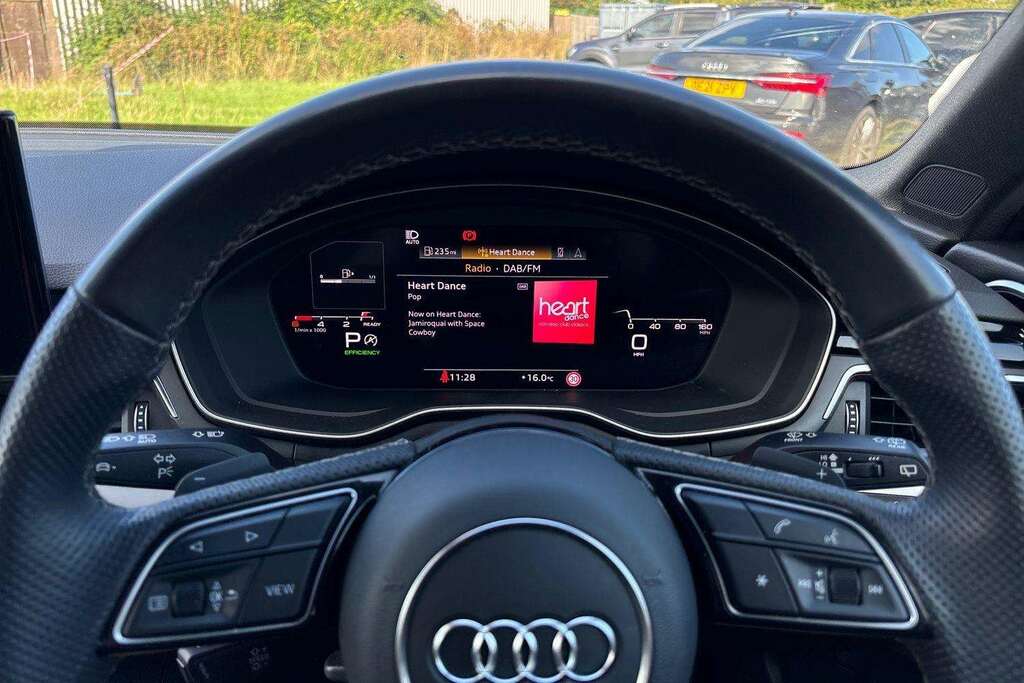 Audi A4 Black Edition 35 Tfsi 150 Ps S Tronic White #18
