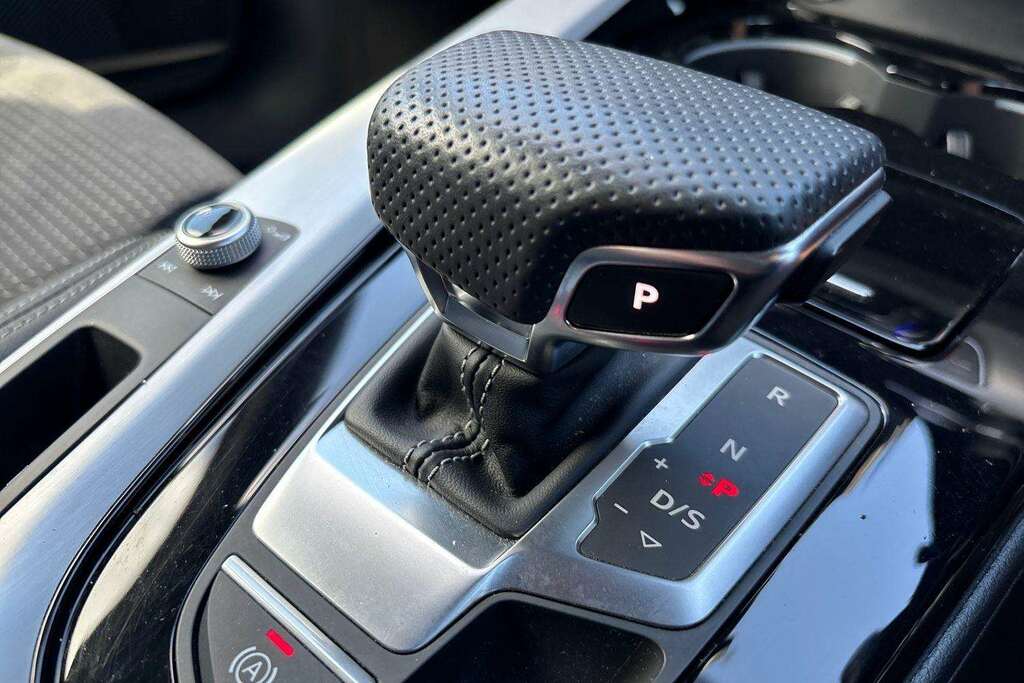 Audi A4 Black Edition 35 Tfsi 150 Ps S Tronic White #15