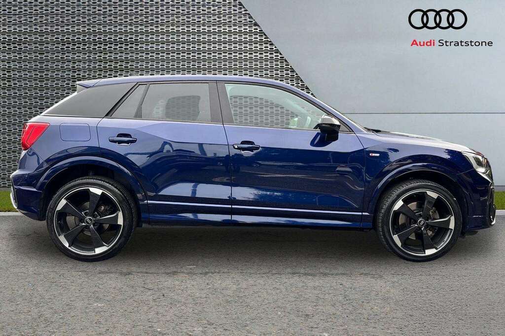 Audi Q2 35 Tfsi Black Edition S Tronic 2023 Blue #4