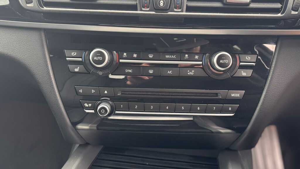 BMW X5 30D M Sport U1016872 Ulez White #17