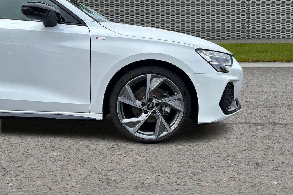 Audi A3 1.5 Tfsi 150 Black Edition S Tronic 2026 White #5