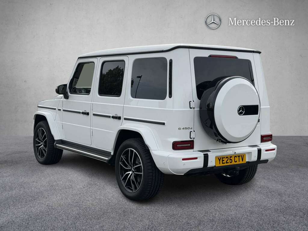 Mercedes-Benz G Class G450d Amg Line Premium Plus 9G-tronic 2025 White #2