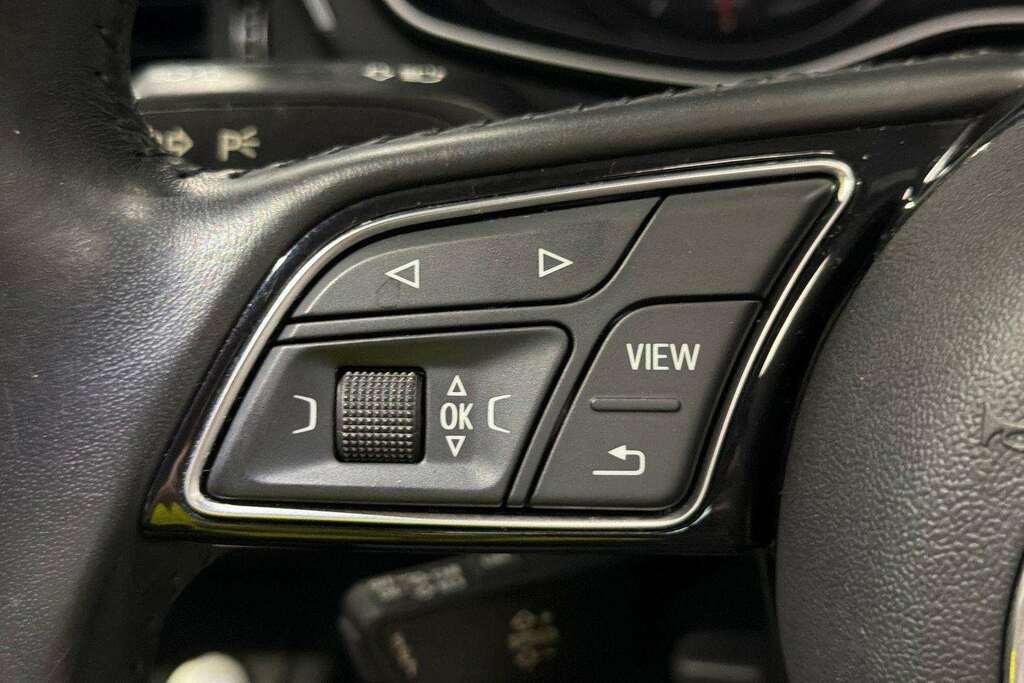 Audi A4 Audi Saloon 35 Tdi Black Edition S Tron White #16