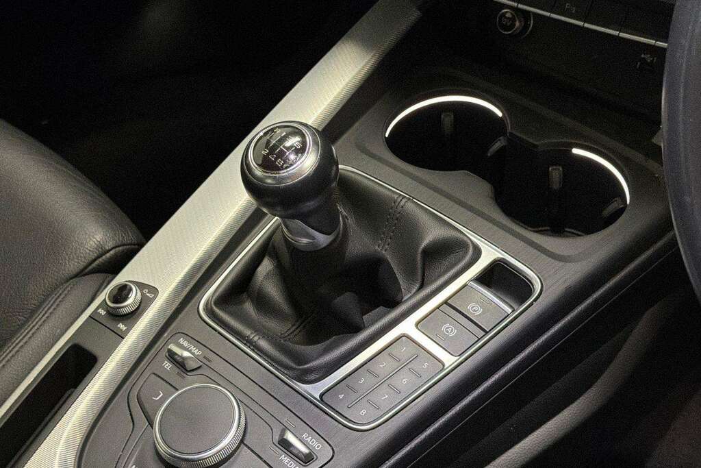Audi A4 Audi Saloon 35 Tdi Black Edition S Tron White #15
