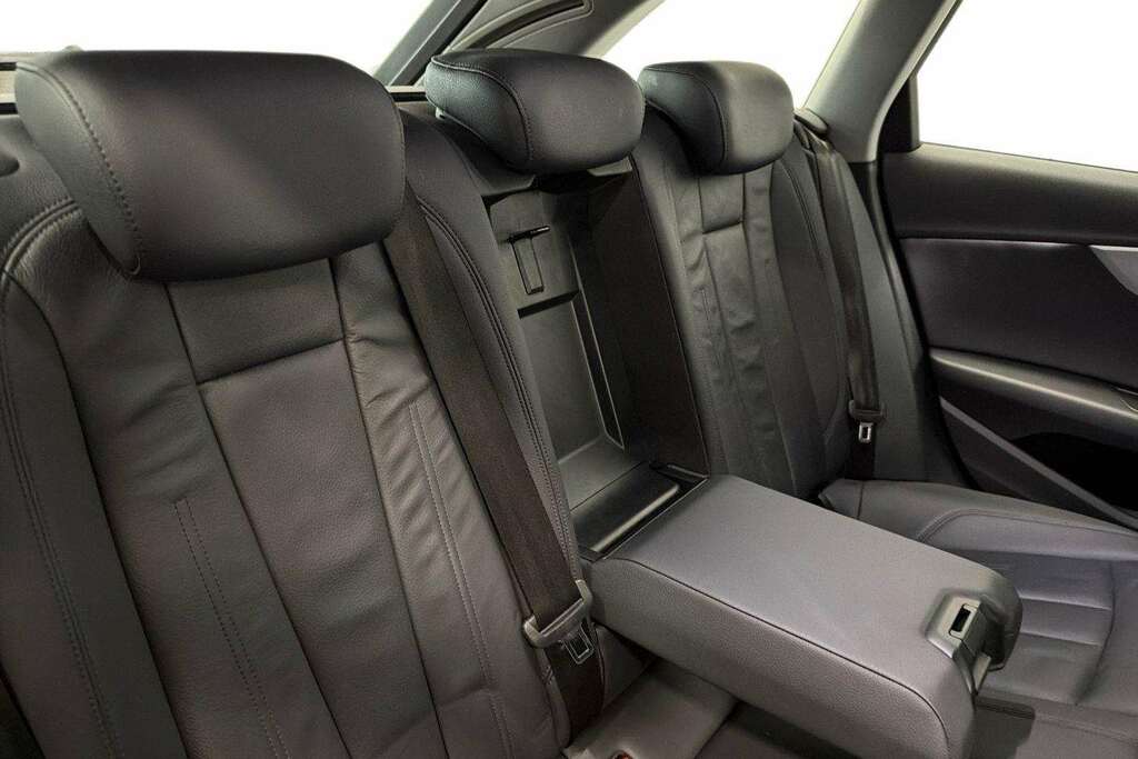 Audi A4 Audi Saloon 35 Tdi Black Edition S Tron White #22