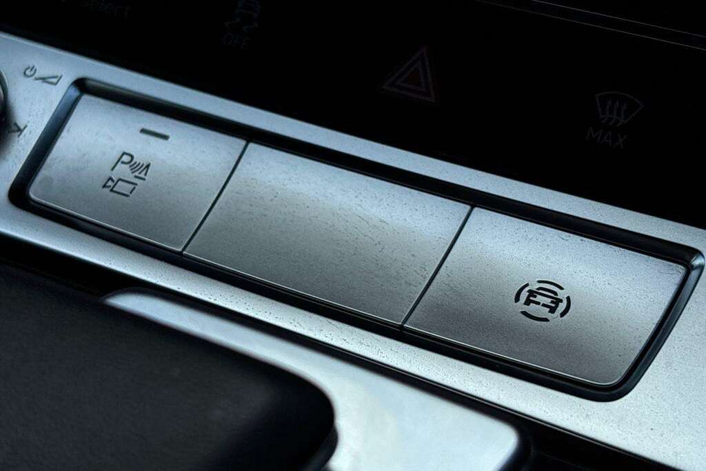 Audi E-tron 55 Vorsprung Sportback Quattro 9 YH72VXN Grey #35