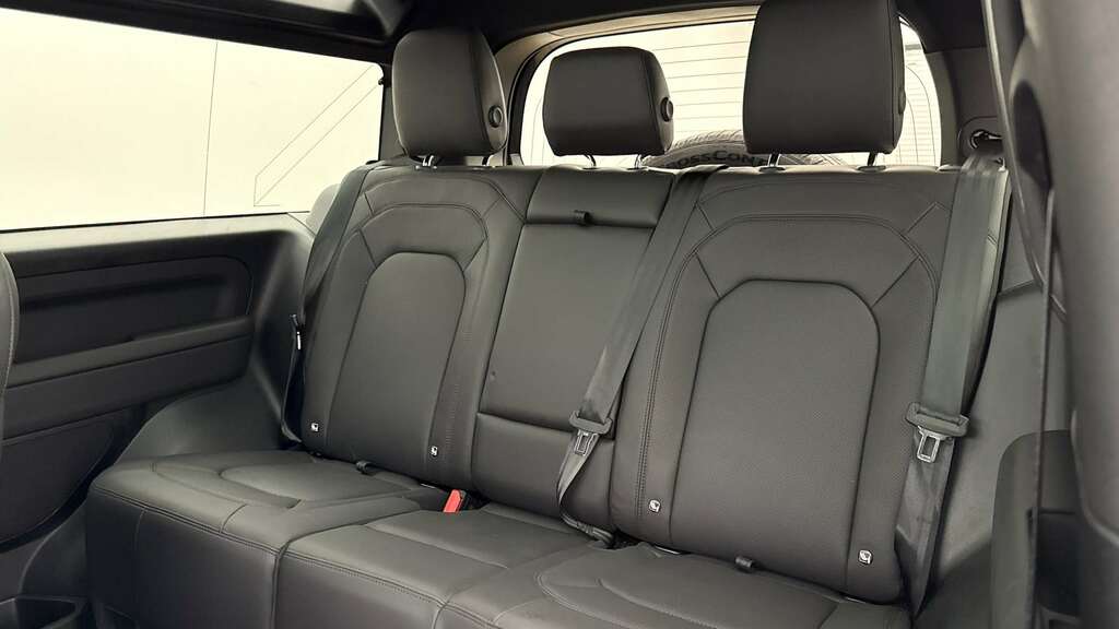Land Rover Defender 90 3.0 D250 X-dynamic Hse 90 2025 Grey #4