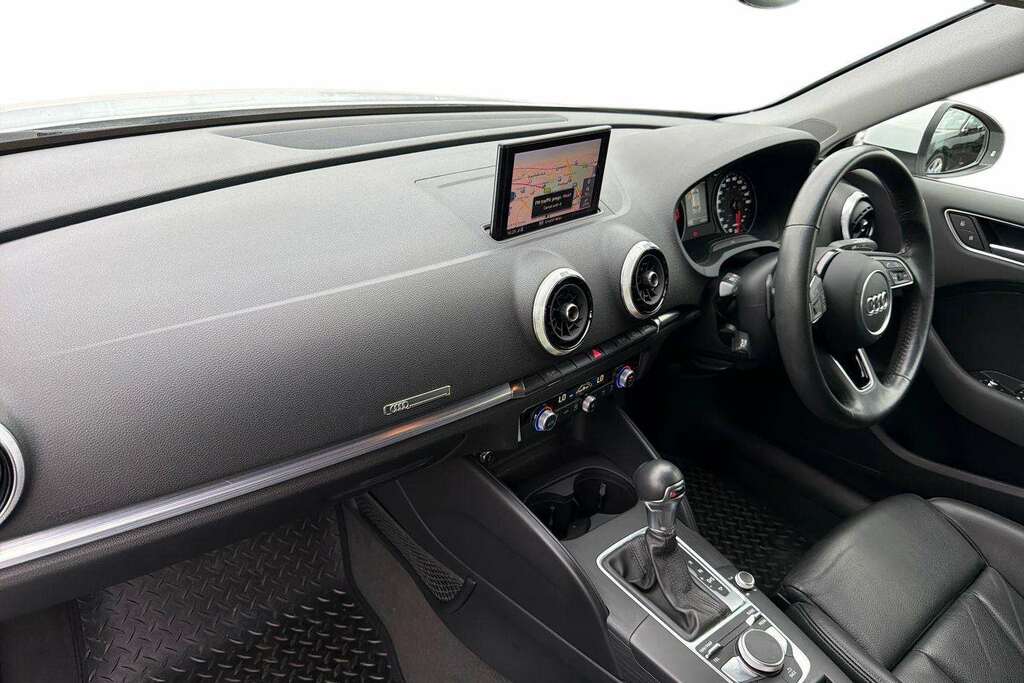 Audi A3 35 Tfsi Sport S Tronic 2019 White #2