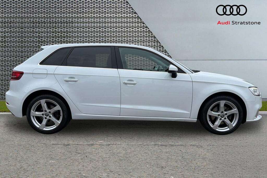 Audi A3 35 Tfsi Sport S Tronic 2019 White #4