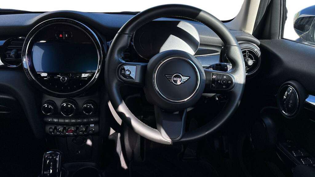Mini Hatch 1.5 Cooper Classic Premium 2023 Silver #6