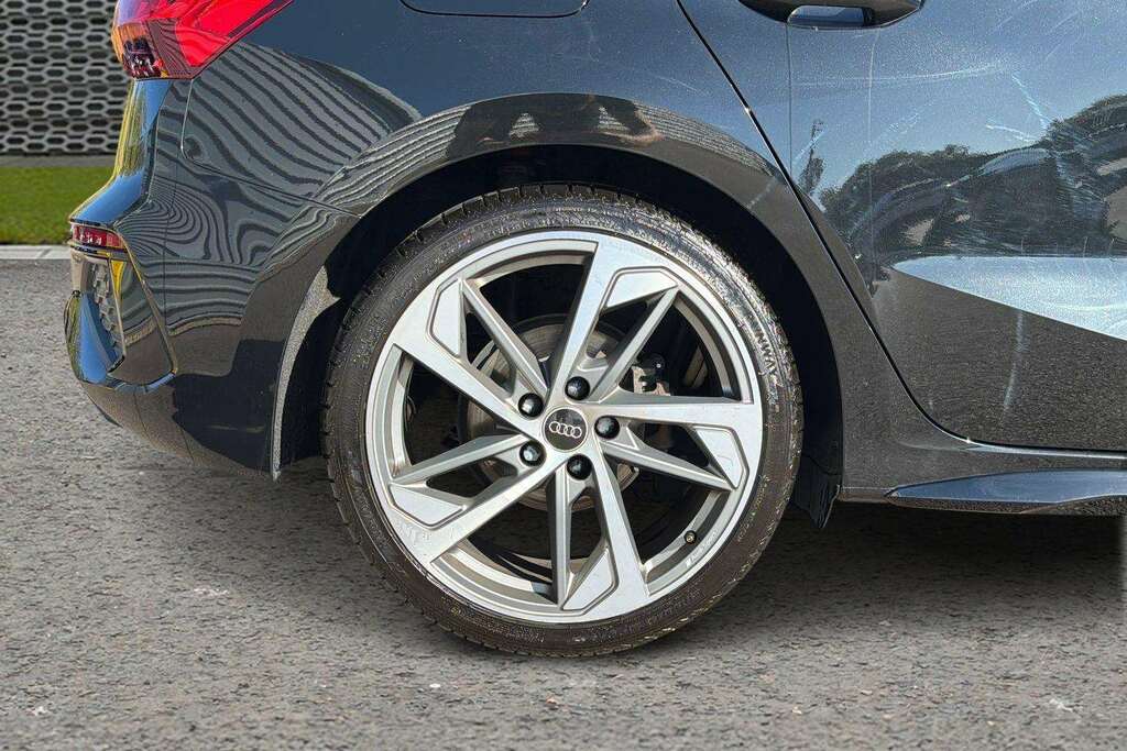 Audi A3 35 Tfsi Edition 1 2023 Black #5