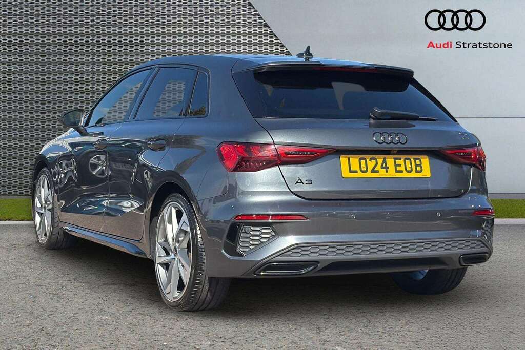 Audi A3 35 Tfsi Black Edition S Tronic 2024 Grey #3