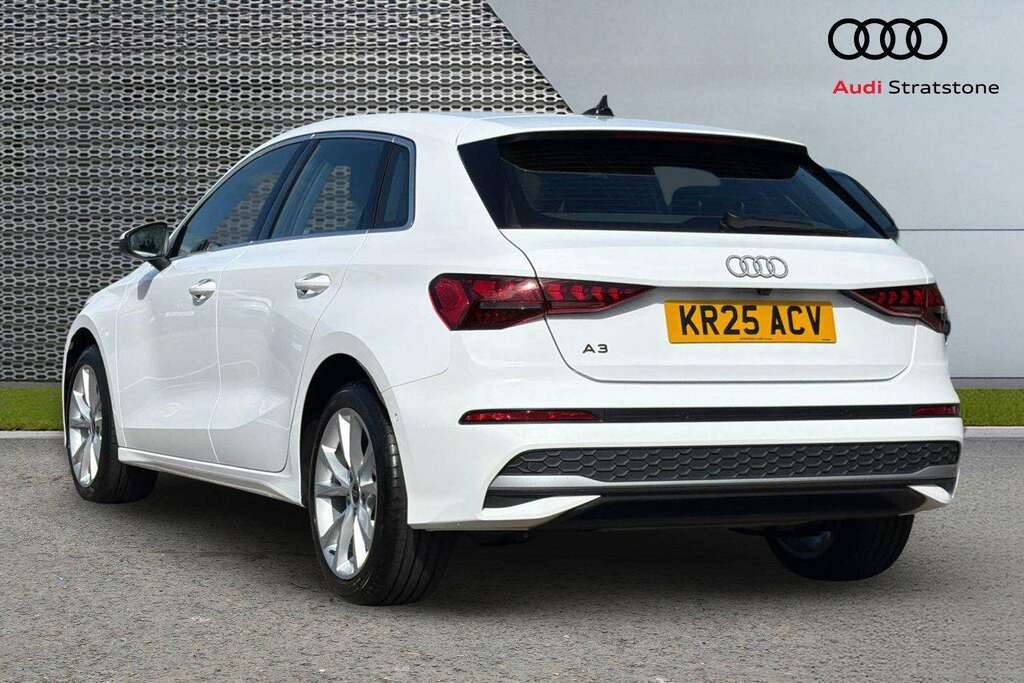 Audi A3 35 Tfsi Sport S Tronic 2025 White #3