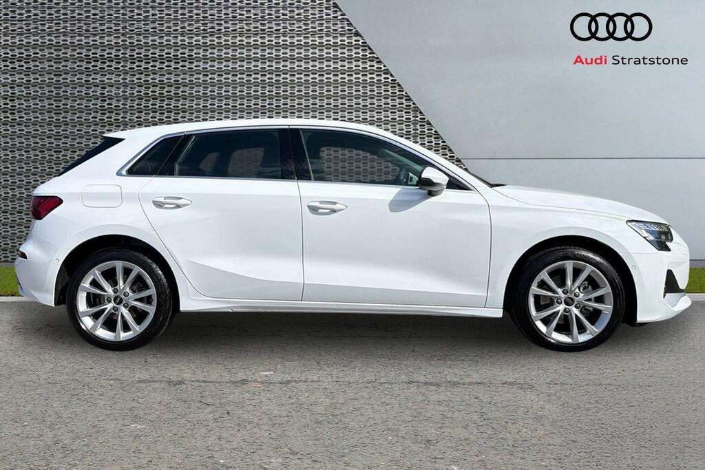 Audi A3 35 Tfsi Sport S Tronic 2025 White #4