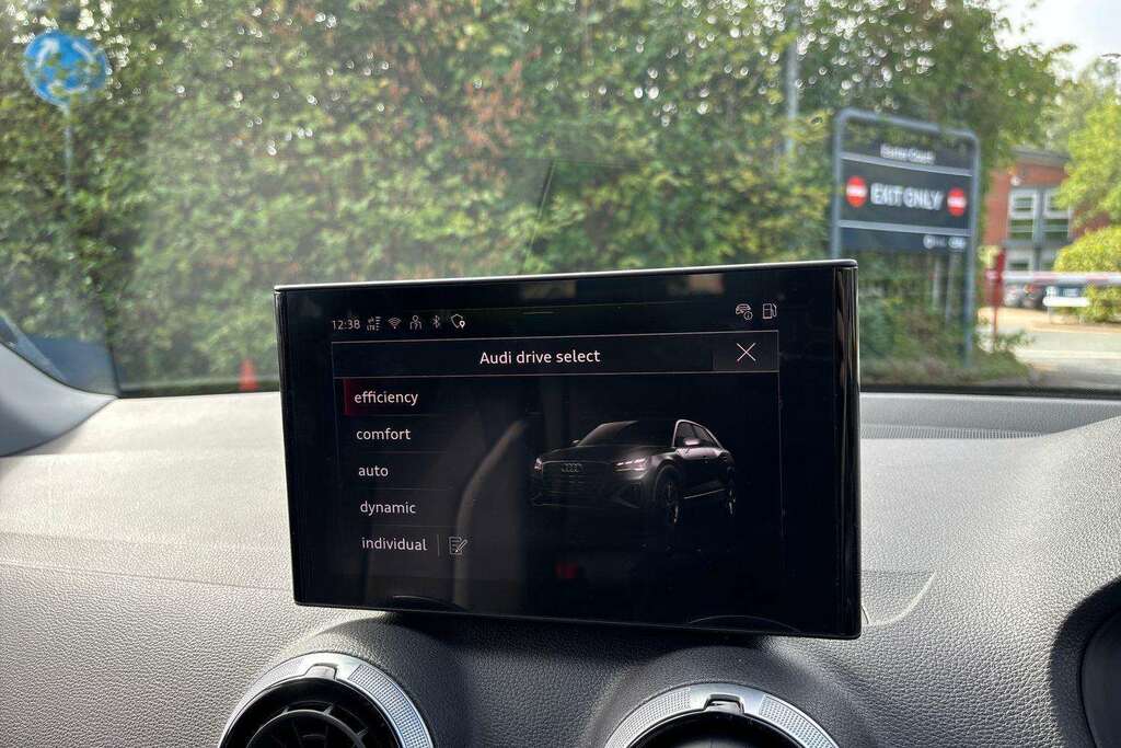 Audi Q2 30 Tfsi 116 Sport Blue #30