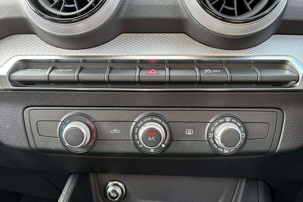 Audi Q2 30 Tfsi 116 Sport Blue #28