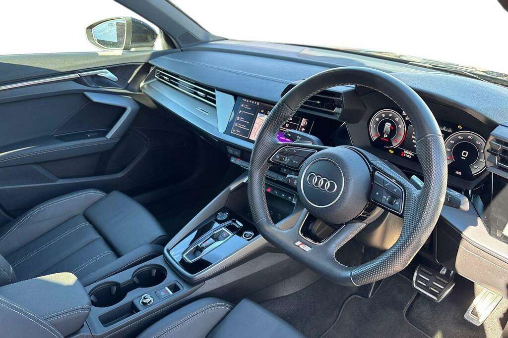 Audi A3 35 Tfsi S Line S Tronic 2025 Black #6