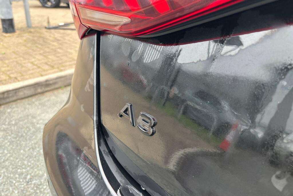 Audi A3 Audi A3 Sportback Black Edition Tfsi 150 Ps S Tron Blue #12