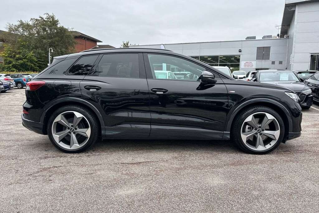 Audi Q4 E Tron 210Kw 45 82Kwh Black Edition 2025 Black #4