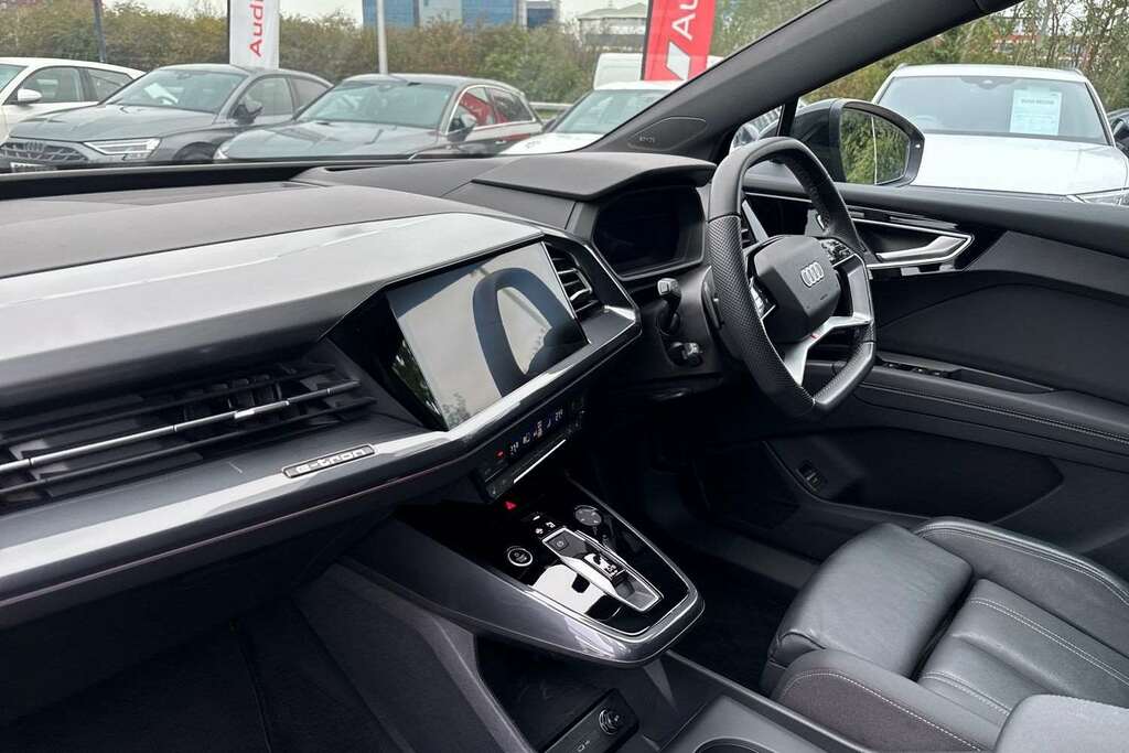 Audi Q4 E Tron 210Kw 45 82Kwh Black Edition 2025 Black #2