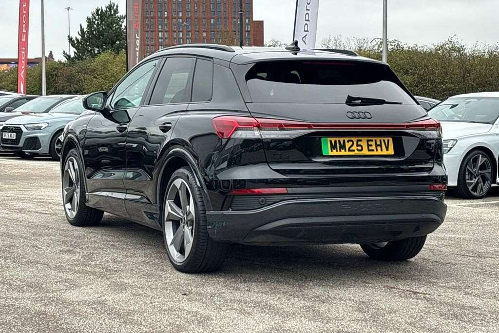 Audi Q4 E Tron 210Kw 45 82Kwh Black Edition 2025 Black #3