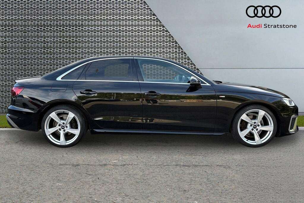 Audi A4 30 Tdi S Line S Tronic 2021 Black #4