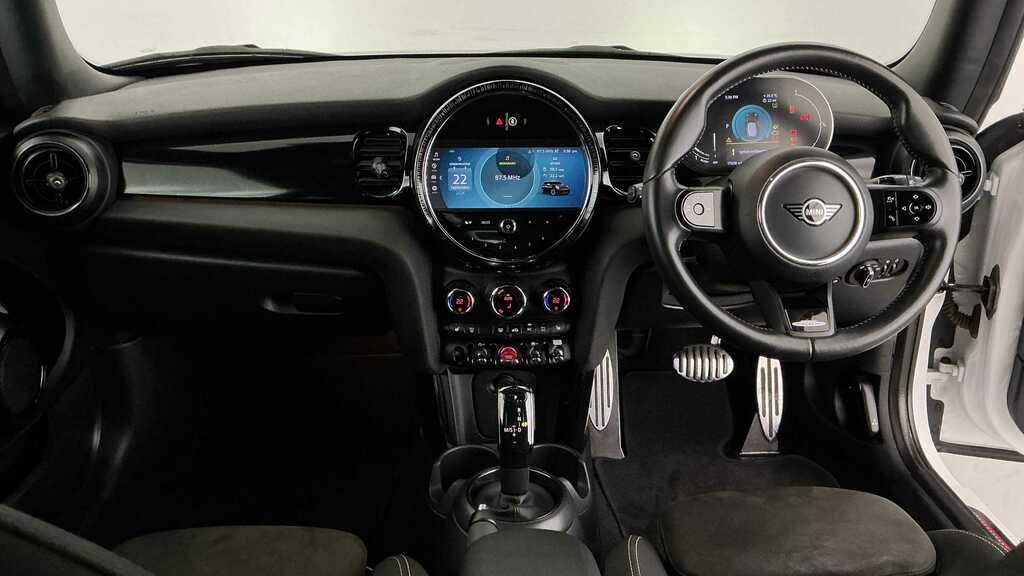 Mini Hatch 1.5 Cooper Sport Premium 2024 White #4
