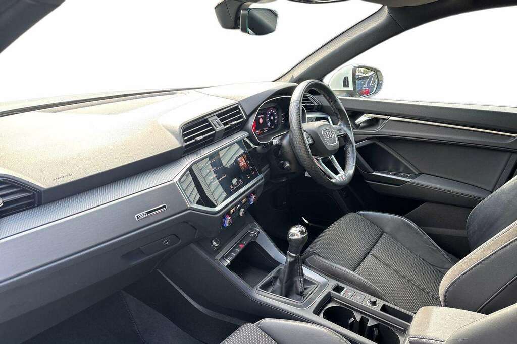 Audi Q3 35 Tfsi S Line Comfortsound Pack 2021 White #2