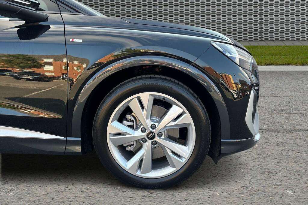Audi Q4 E Tron 210Kw 45 82Kwh S Line Leather 2026 Black #5