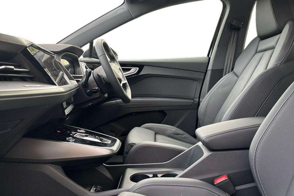 Audi Q4 E Tron 210Kw 45 Quattro 82Kwh Black Edition 2026 Grey #21