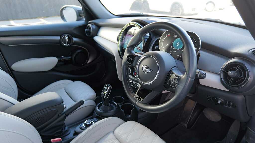 Mini Hatch 1.5 Cooper Exclusive Premium 2023 Grey #6