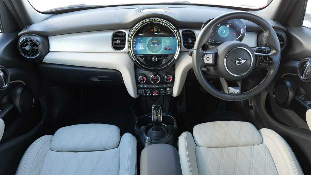 Mini Hatch 1.5 Cooper Exclusive Premium 2023 Grey #4