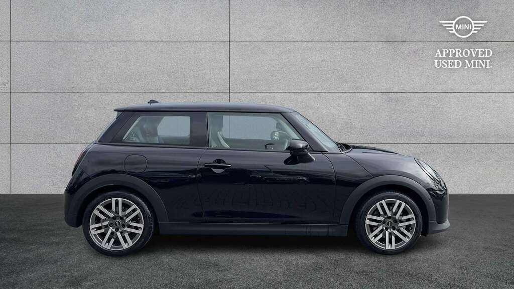 Mini Hatch 1.5 C Classic 2024 Black #2